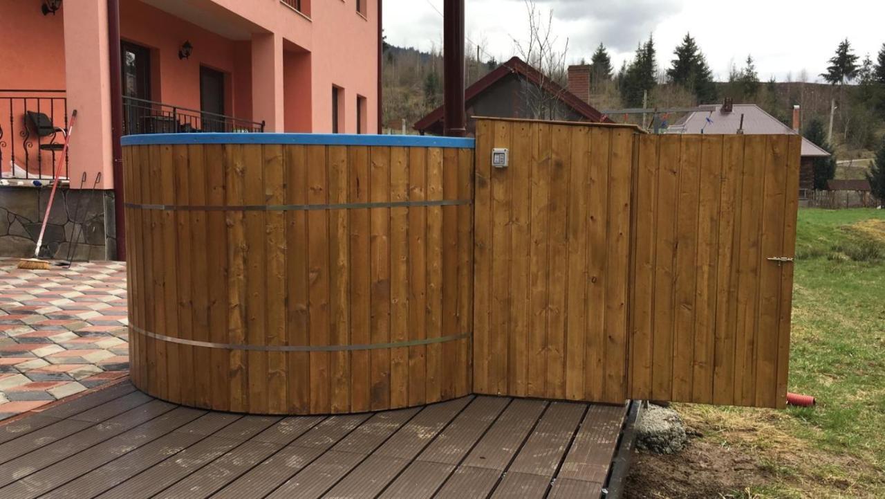 Pensiunea Trei Lalele Moisei Zewnętrze zdjęcie